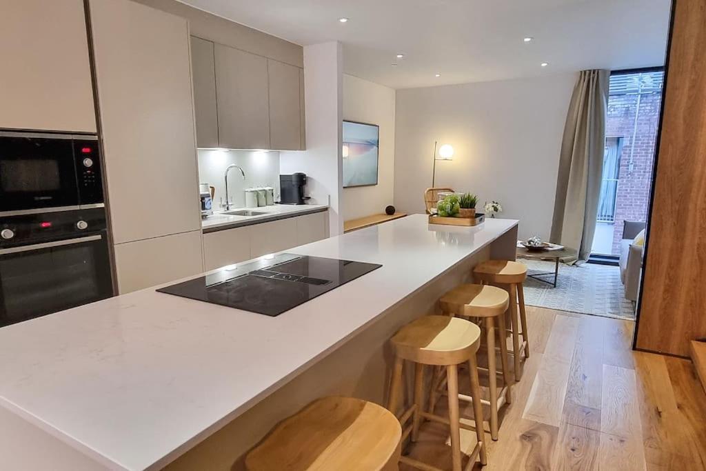 Stunning Luxury Townhouse In Centre Of Manchester Exterior photo
