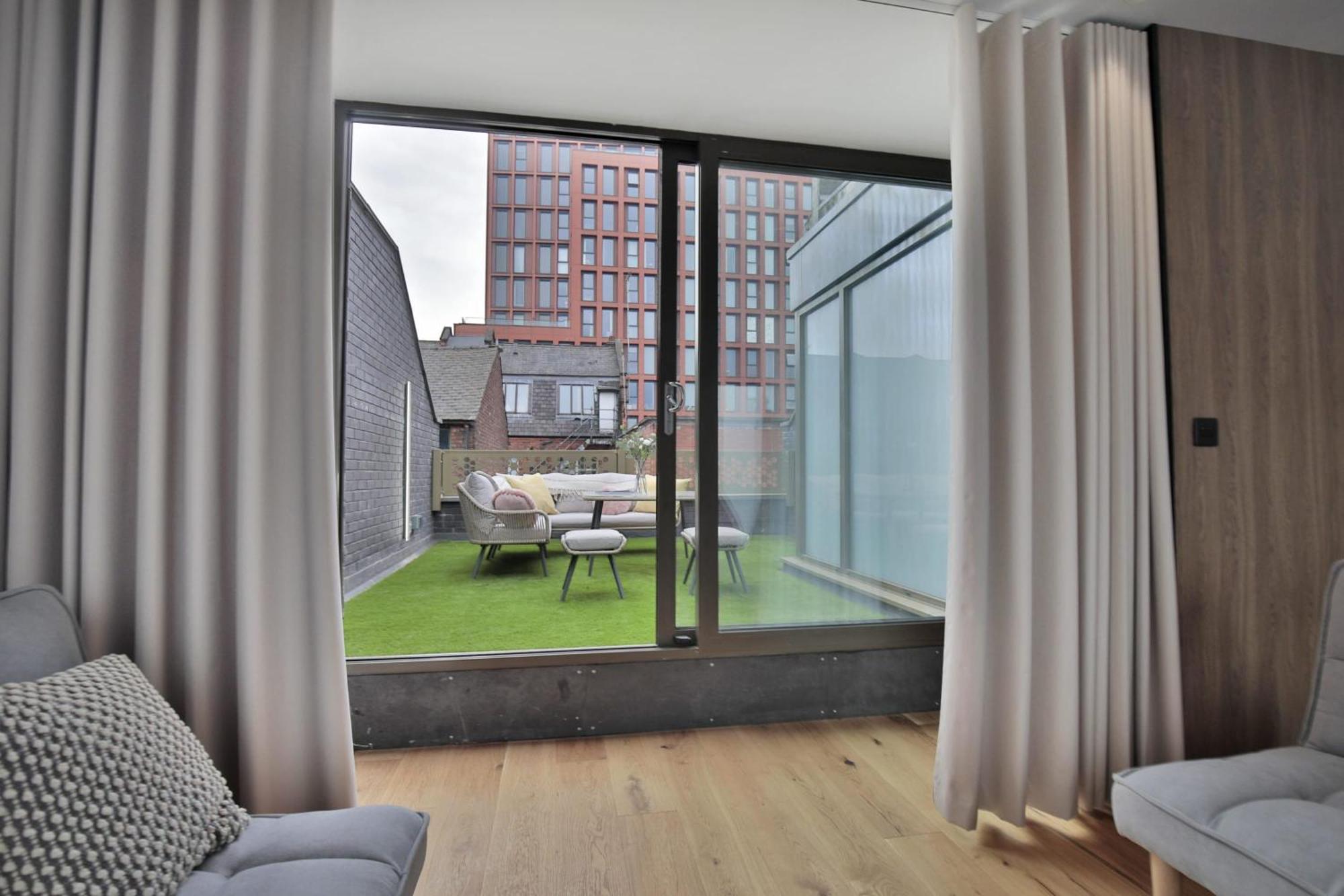 Stunning Luxury Townhouse In Centre Of Manchester Exterior photo